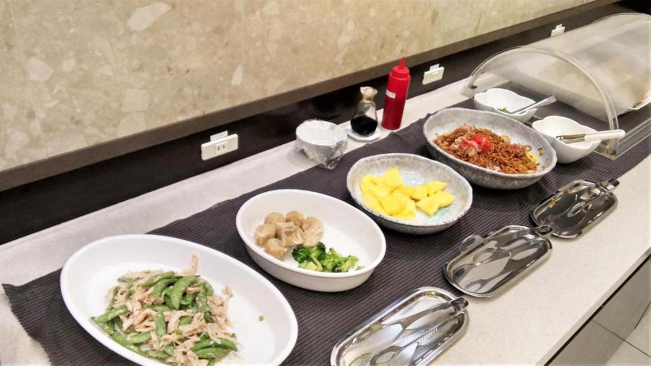 Toyoko Inn Osaka Semba Higashi Esterno foto
